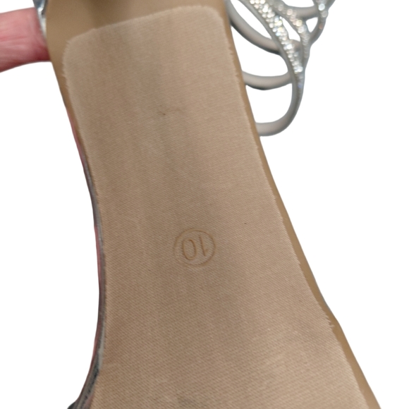 Wild Diva Lounge Rhinestone Bow Heels Silver Spiral leg Size 10 - Picture 6 of 6